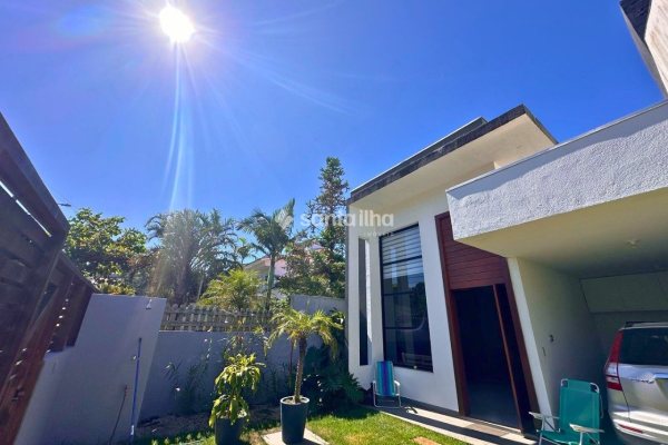 Casa à venda com 136m², 3 quartos, 1 suíte, 2 vagas no bairro Rio Tavares em Florianópolis